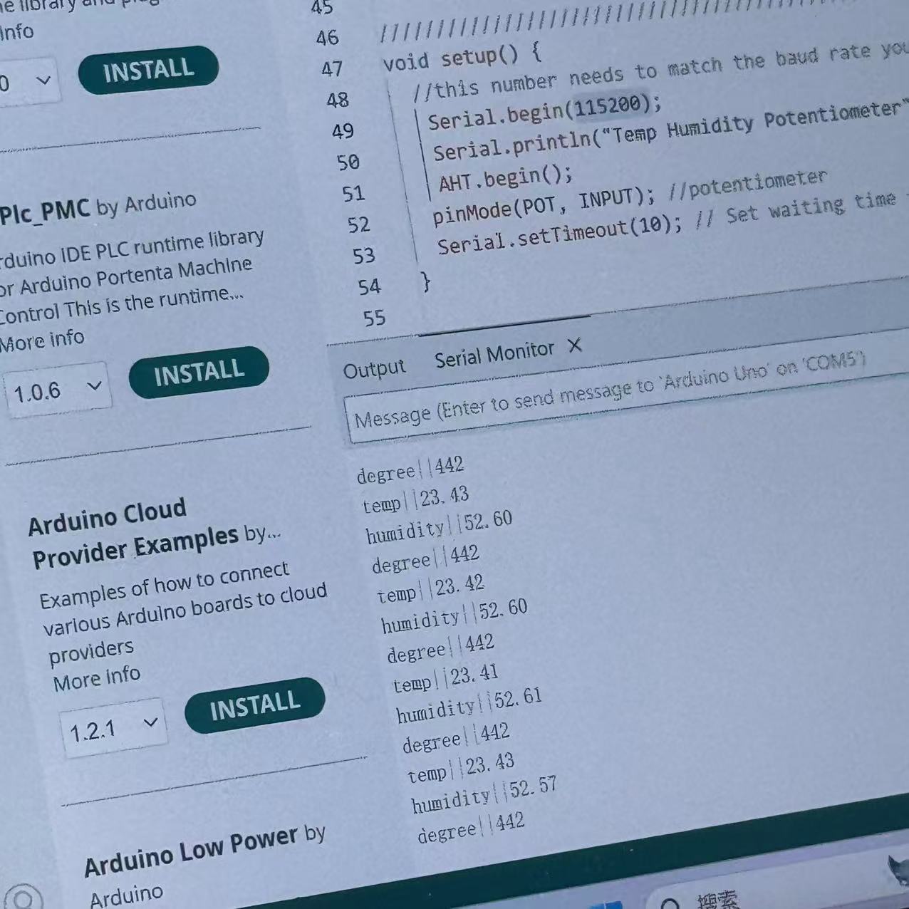 The Arduino has successfully connected to the computer and is displaying normally.