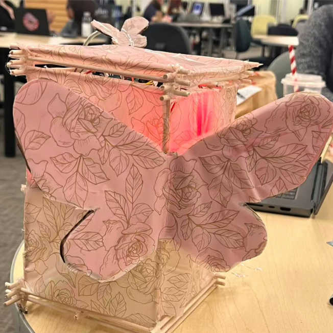 Red light responds to heartbeat sensor